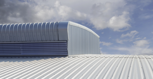 How Weather Changes Impact Commercial Roof Maintenance
